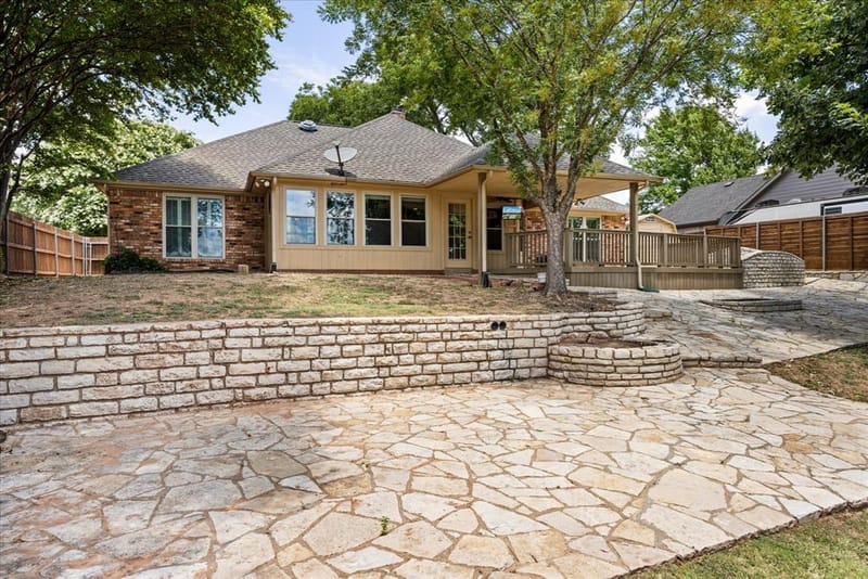 105 Casas Del Sur Street, Granbury TX 76049 - Photo 3