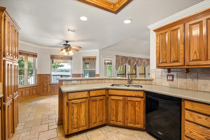 105 Casas Del Sur Street, Granbury TX 76049 - Photo 19