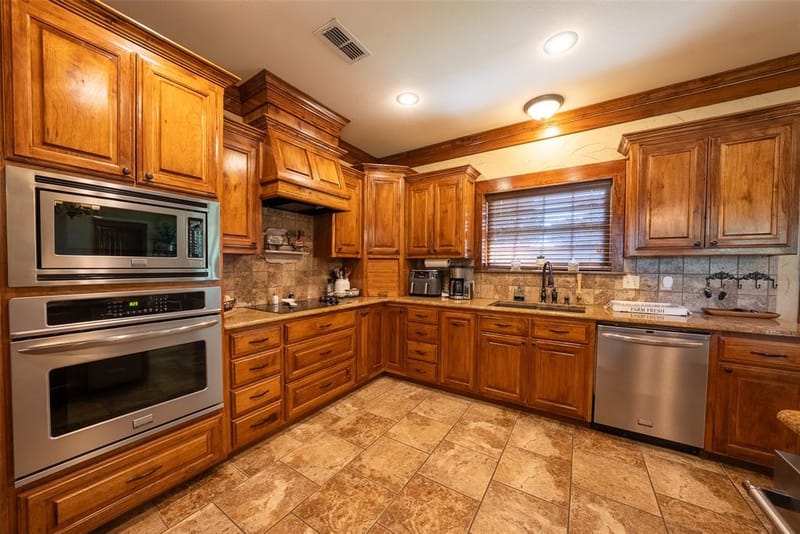 10457 State Highway 110, Van TX 75790 - Photo 12
