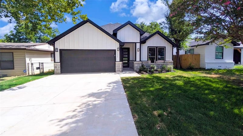 5624 Hiett Court, Fort Worth TX 76112 - Photo 2