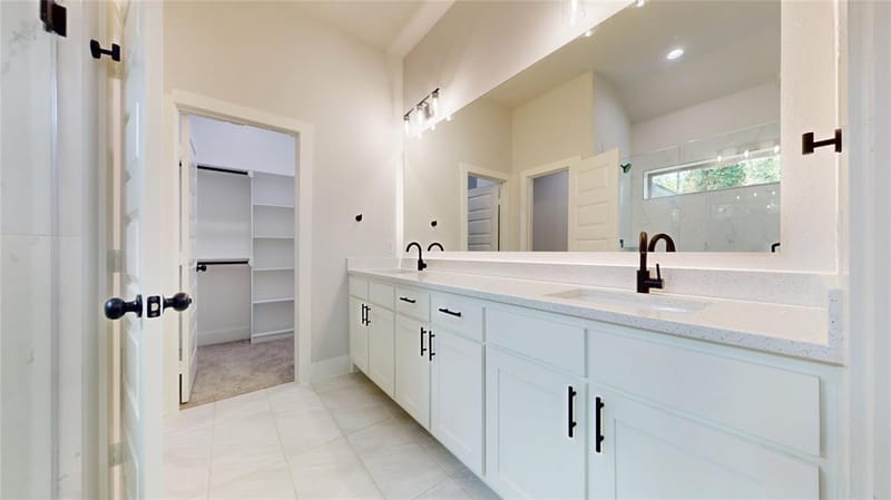 5624 Hiett Court, Fort Worth TX 76112 - Photo 12