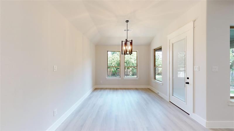 5624 Hiett Court, Fort Worth TX 76112 - Photo 4