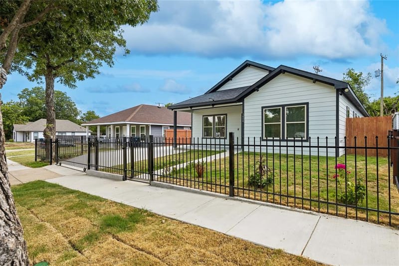 1404 E Cannon Street, Fort Worth TX 76104 - Photo 3