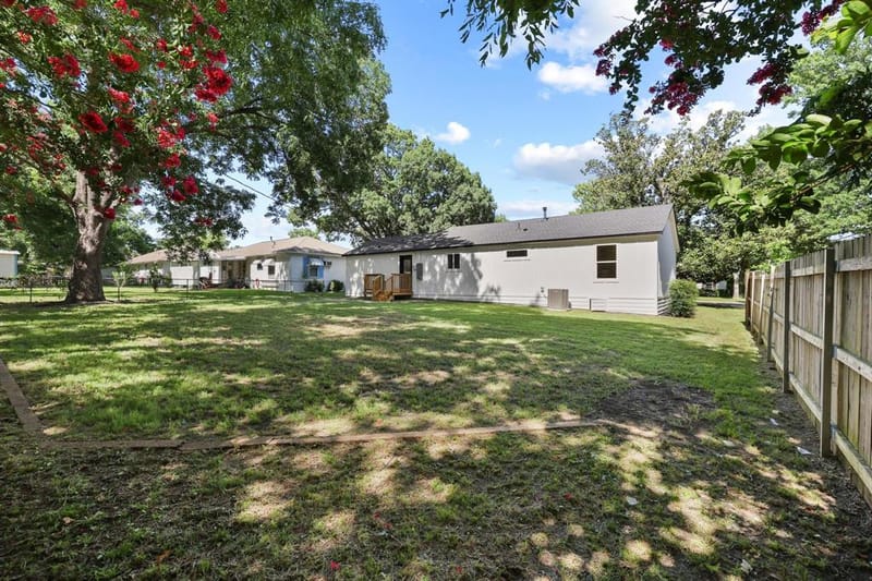 709 Lipscomb Street, Bonham TX 75418 - Photo 29