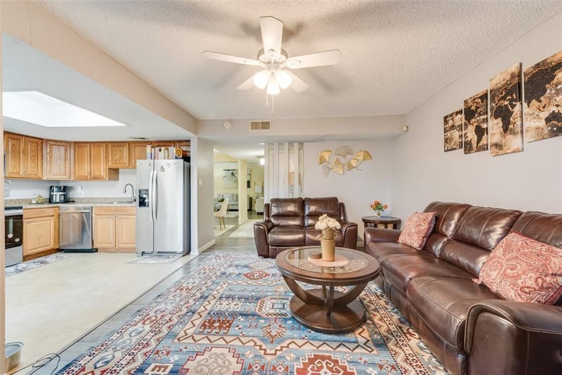 527 Towne House Lane, Richardson TX 75081 - Photo 7