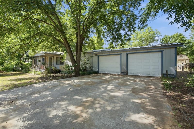 816 W Ayers Avenue, De Leon TX 76444 - Photo 2