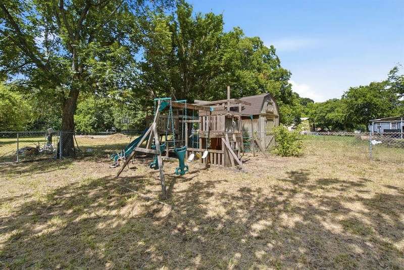 816 W Ayers Avenue, De Leon TX 76444 - Photo 26