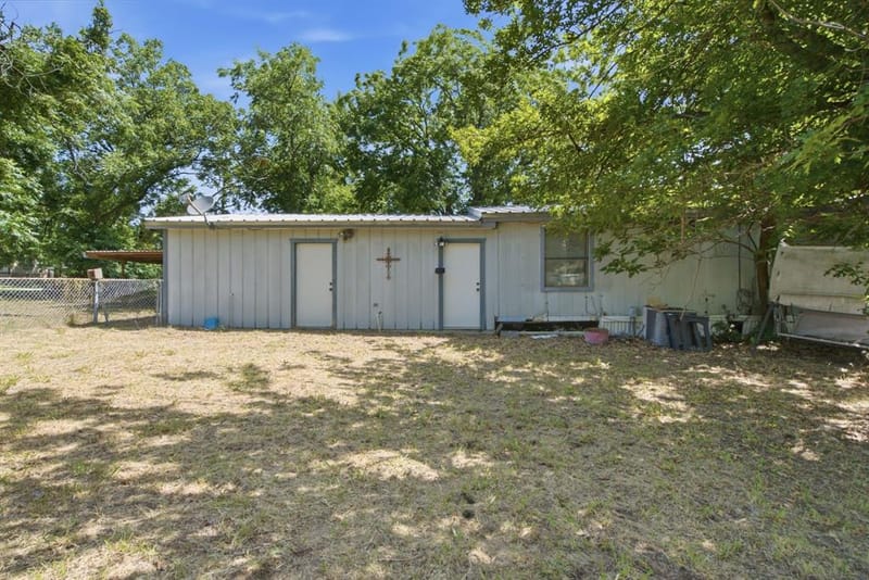 816 W Ayers Avenue, De Leon TX 76444 - Photo 25