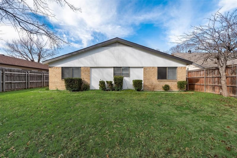 10906 Listi Drive, Dallas TX 75238 - Photo 13
