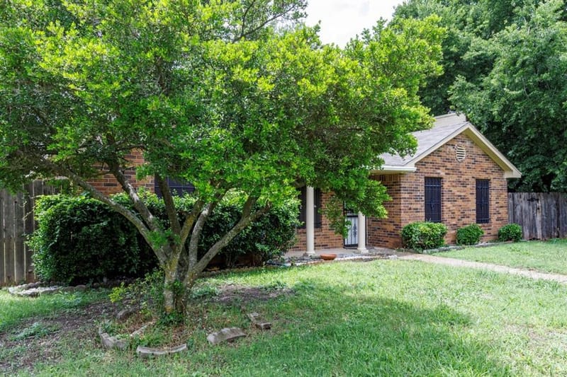 902 Wayne Avenue, Duncanville TX 75137 - Photo 2