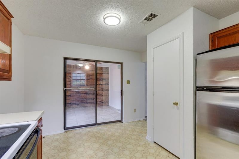 902 Wayne Avenue, Duncanville TX 75137 - Photo 16