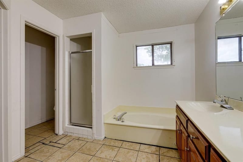 902 Wayne Avenue, Duncanville TX 75137 - Photo 12
