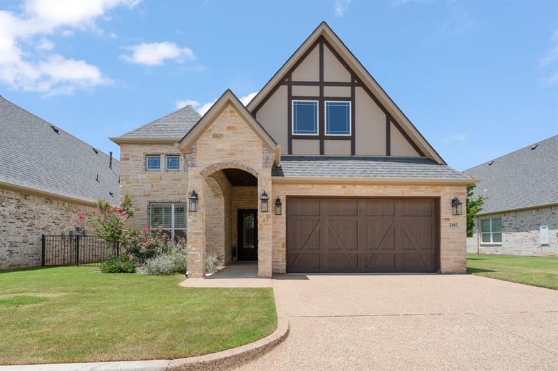 2407 Vineyard Drive, Granbury TX 76048 - Photo 6