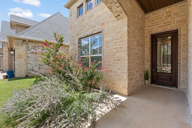 2407 Vineyard Drive, Granbury TX 76048 - Photo 3