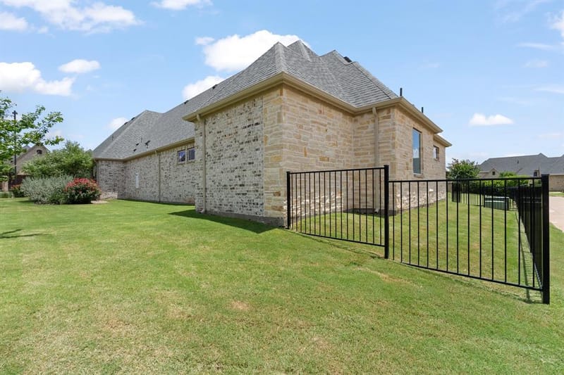 2407 Vineyard Drive, Granbury TX 76048 - Photo 38