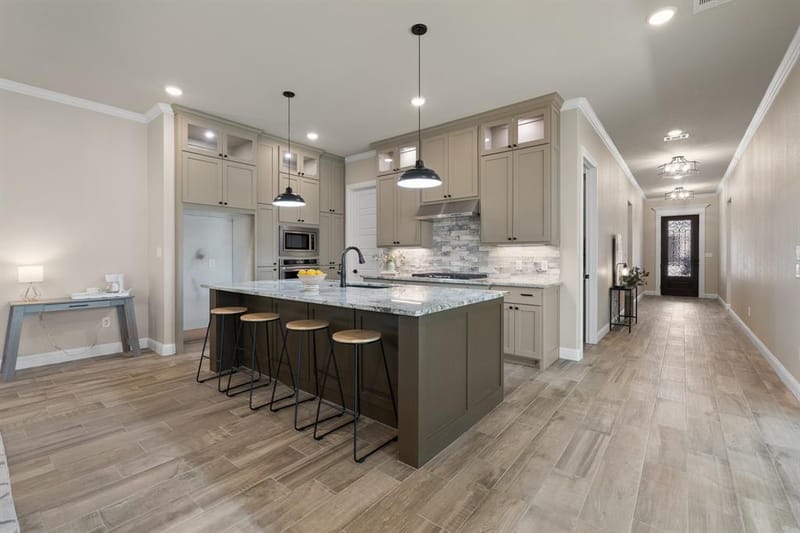 2407 Vineyard Drive, Granbury TX 76048 - Photo 8