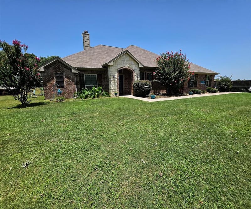 125 Brady Coleman Lane, Springtown TX 76082 - Photo 3