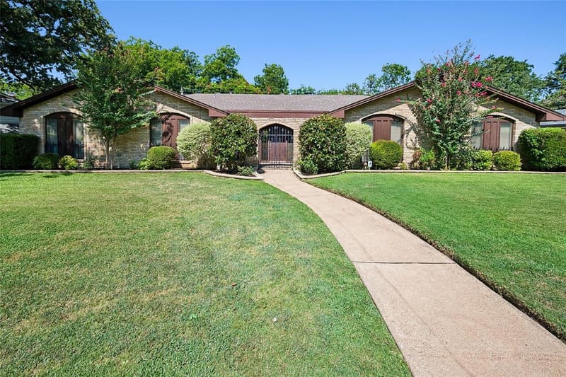 1204 Springwood Court, Euless TX 76040