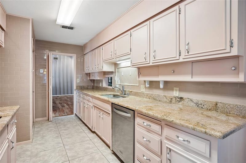 1204 Springwood Court, Euless TX 76040 - Photo 14