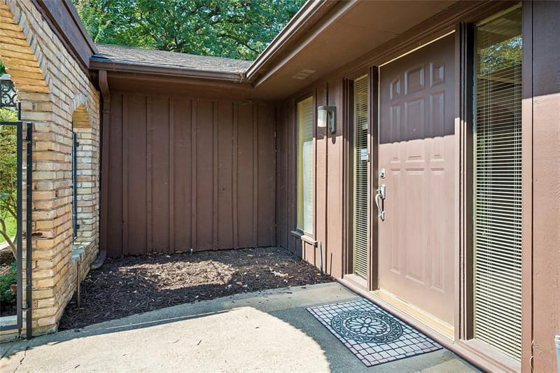1204 Springwood Court, Euless TX 76040 - Photo 4