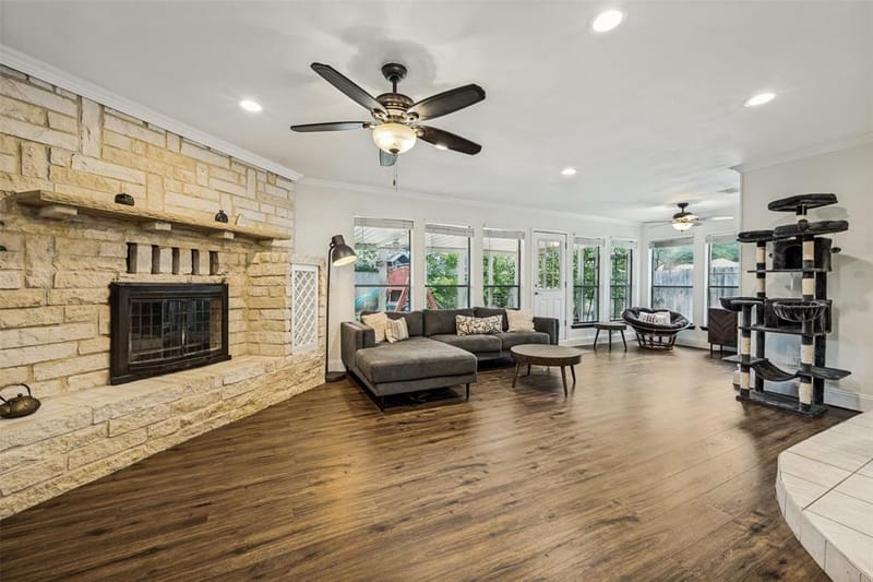 3410 Sheridan Court, Arlington TX 76017 - Photo 3