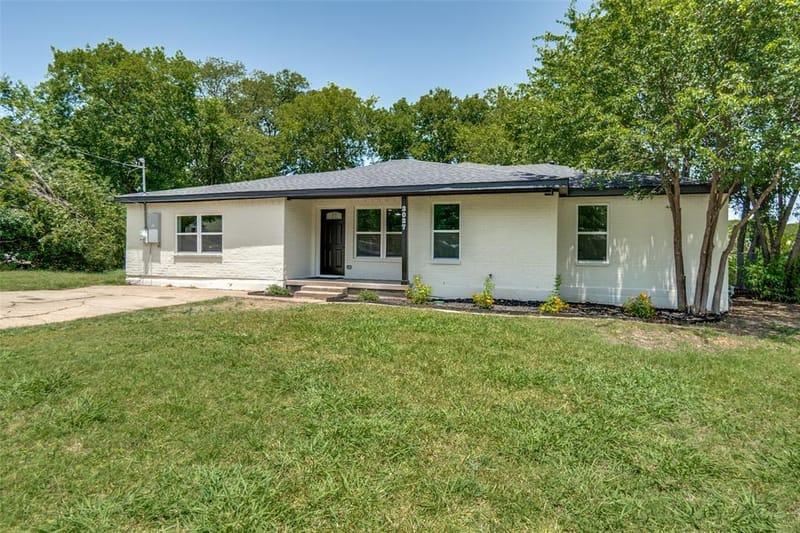 3027 Morgan Drive, Dallas TX 75241 - Photo 2