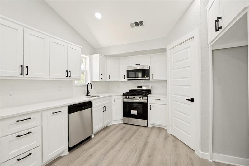 3027 Morgan Drive, Dallas TX 75241 - Photo 10