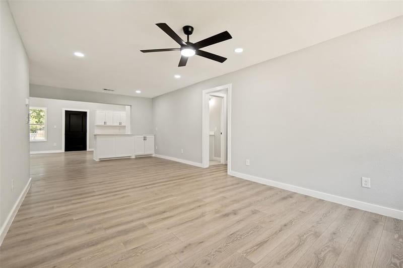 3027 Morgan Drive, Dallas TX 75241 - Photo 4