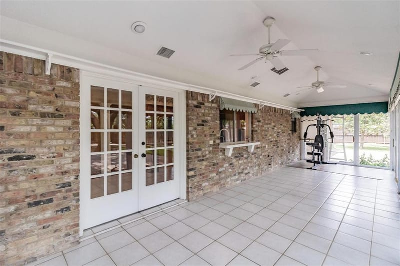 2604 Twinpost Court, Irving TX 75062 - Photo 11
