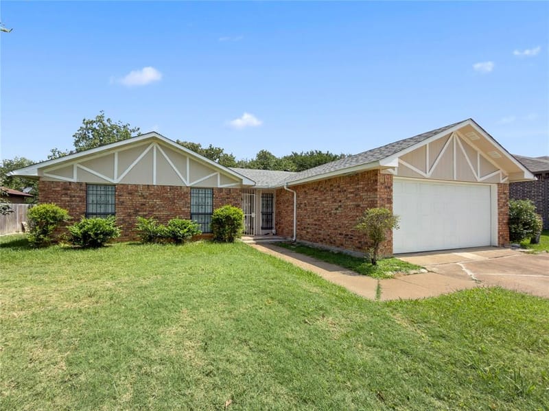7717 Acapulco Road, Fort Worth TX 76112 - Photo 2