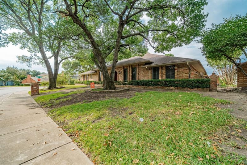 9511 Fallbrook Drive, Dallas TX 75243 - Photo 38