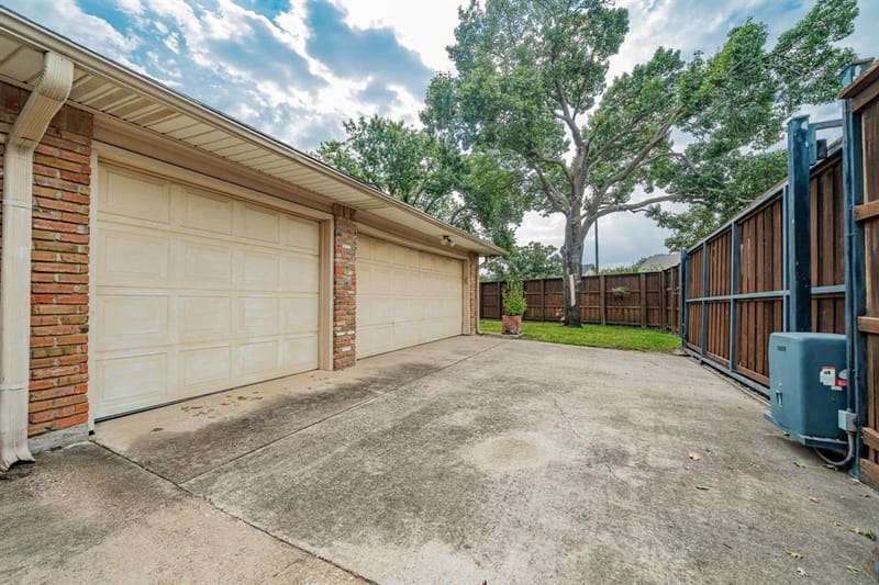 9511 Fallbrook Drive, Dallas TX 75243 - Photo 40