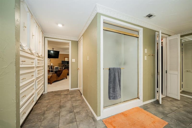 9511 Fallbrook Drive, Dallas TX 75243 - Photo 31
