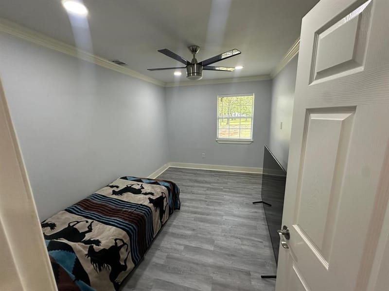 400 E Shady Grove Road, Irving TX 75060 - Photo 12