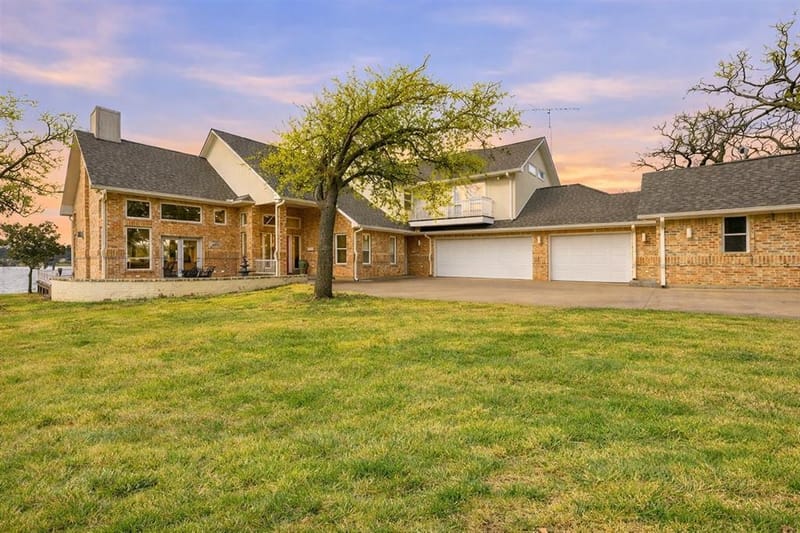 143 Blackfoot Trail, Lake Kiowa TX 76240 - Photo 3
