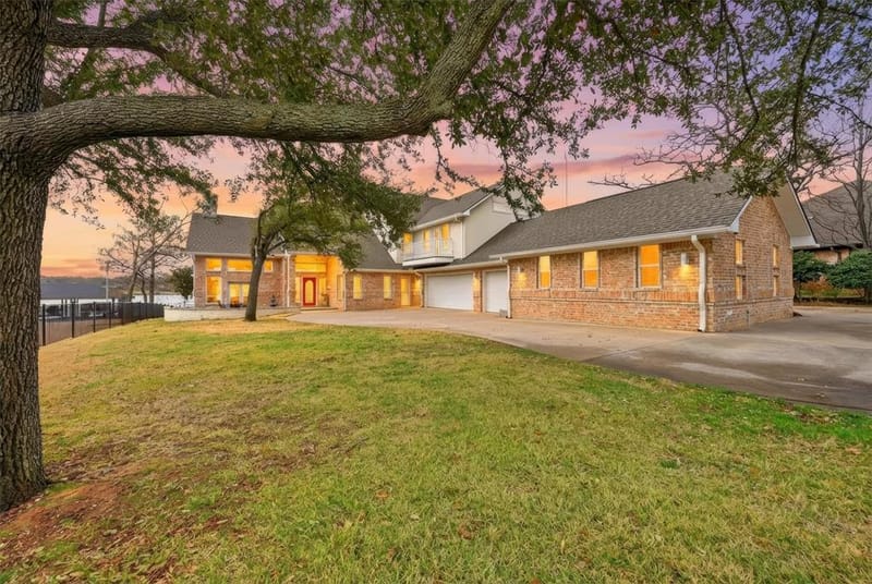 143 Blackfoot Trail, Lake Kiowa TX 76240 - Photo 4