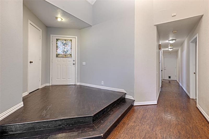 14900 Le Grande Drive, Addison TX 75001 - Photo 2