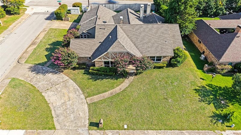 7126 Fernmeadow Circle, Dallas TX 75248 - Photo 2