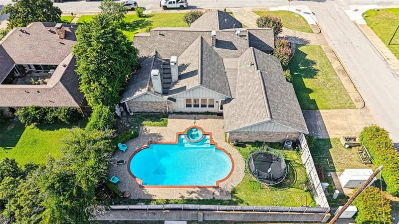 7126 Fernmeadow Circle, Dallas TX 75248 - Photo 3