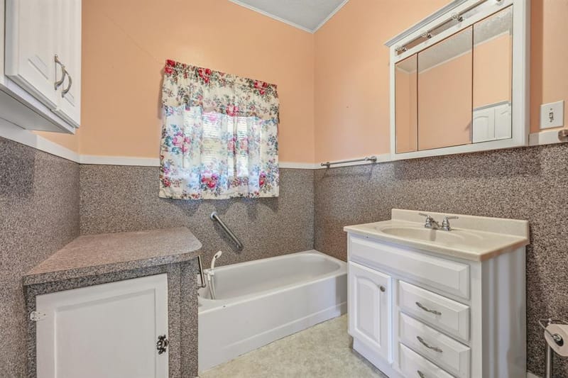 648 N Belknap Street, Stephenville TX 76401 - Photo 13