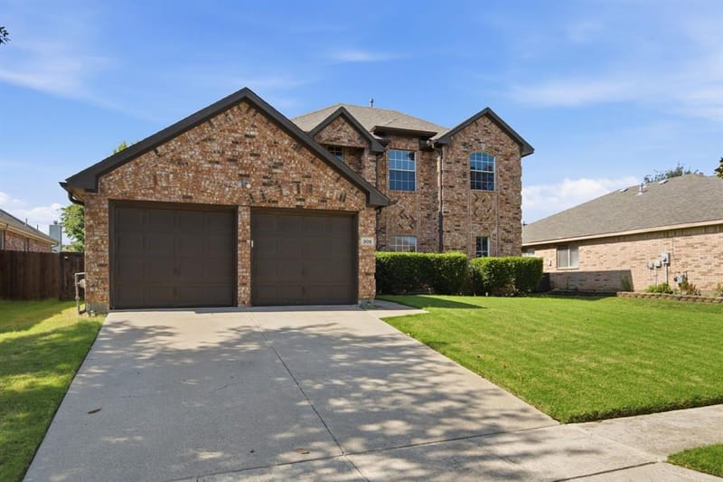 305 Ravenna Road, Lake Dallas TX 75065 - Photo 2