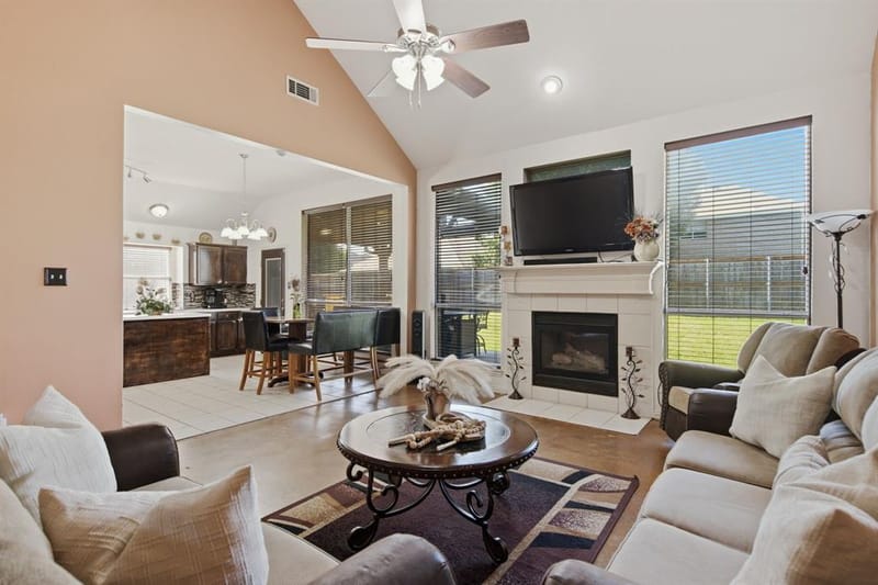 305 Ravenna Road, Lake Dallas TX 75065 - Photo 7