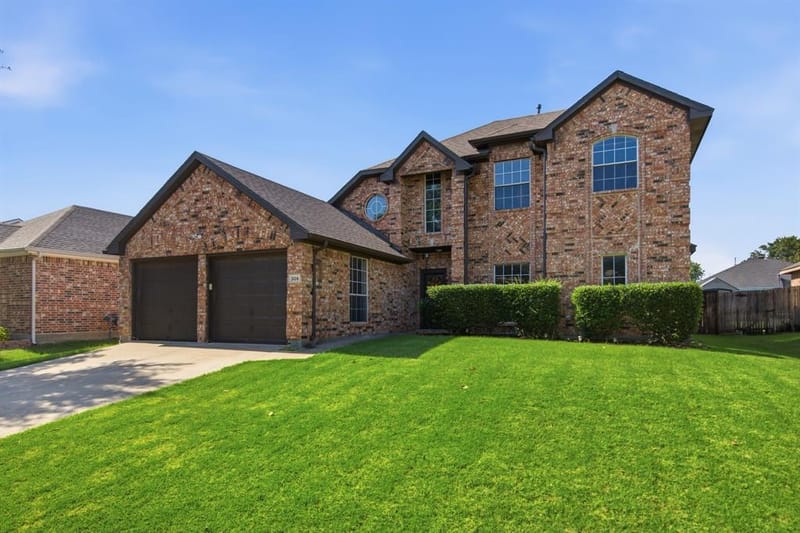 305 Ravenna Road, Lake Dallas TX 75065 - Photo 3