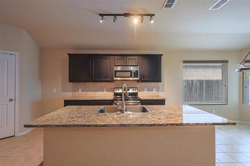 624 River Rock Drive, Azle TX 76020 - Photo 7