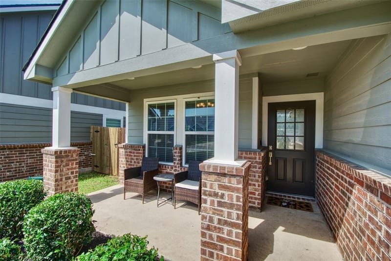 429 Travis Drive, McGregor TX 76657 - Photo 2