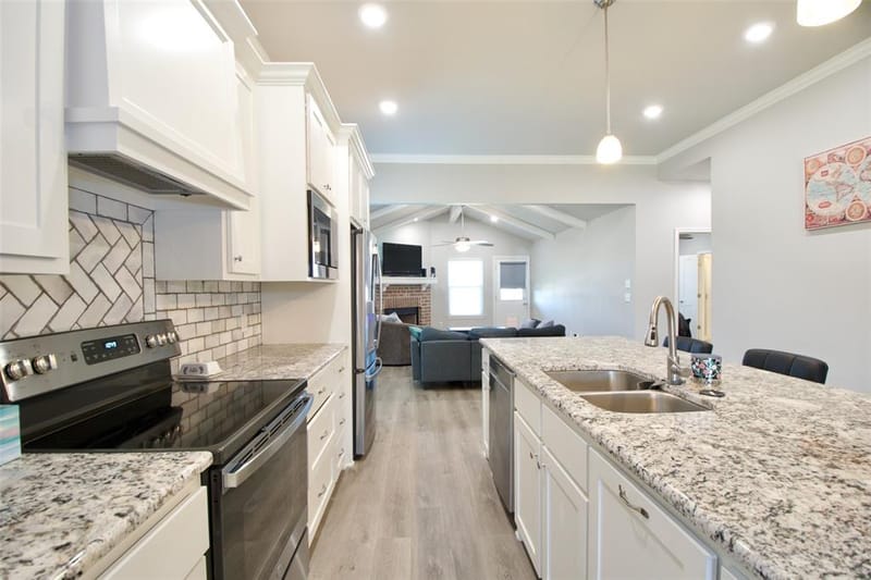 429 Travis Drive, McGregor TX 76657 - Photo 13