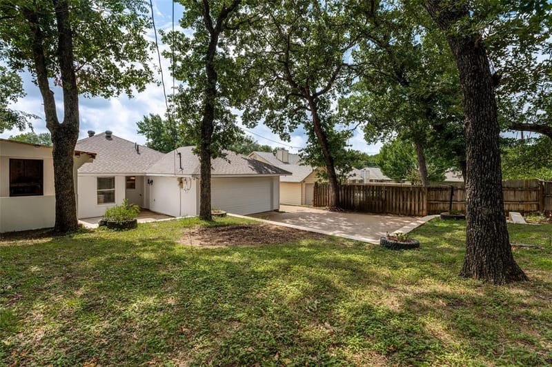 4108 Sunday Hill Drive, Arlington TX 76016 - Photo 2