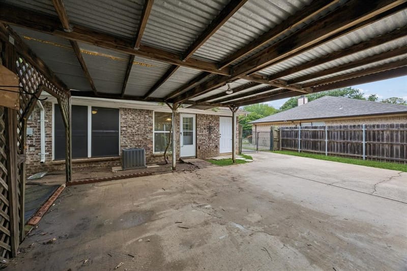 118 E Denton Drive, Euless TX 76039 - Photo 32