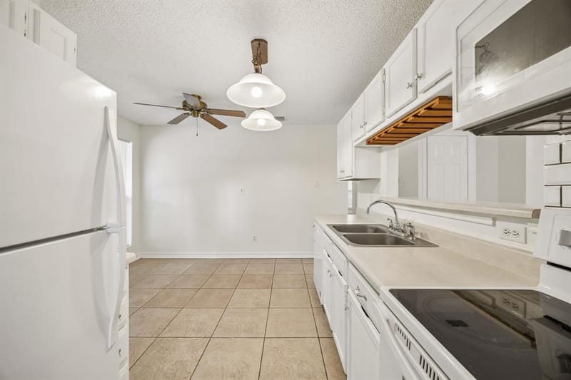 118 E Denton Drive, Euless TX 76039 - Photo 14