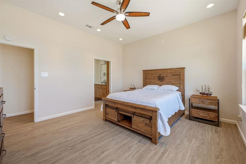 4323 Basswood Court, Granbury TX 76049 - Photo 15